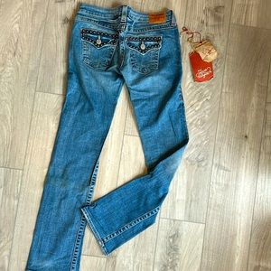 TRBJ BILLY W/ STUDS 28